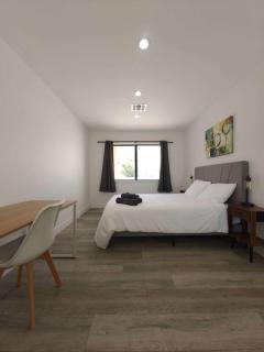 The Strip is just around the corner! Newly renovated luxury modern minimalist villa with large pool! - 4