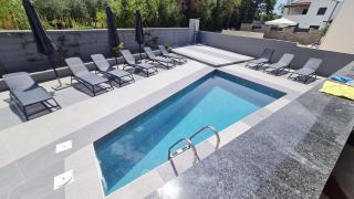 VAL21,VILLA 200 m FROM THE SEA WITH POOL AND FITNESs - Funtana - 1