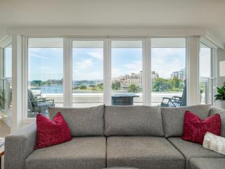 Inner Harbour Seascape - Views Views Views presented by Victoria Prime! - Victoria - 8