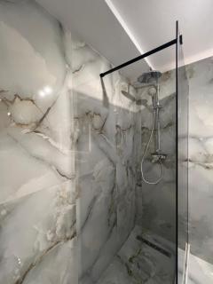 Lagoon Studio 705 - 2