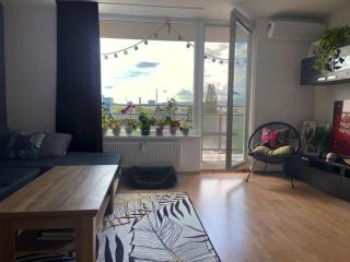 Sunset view, near the airport & private parking - 0