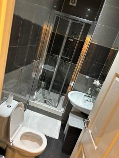 Luxurious 2 Bed Apartment - Bedford - 5