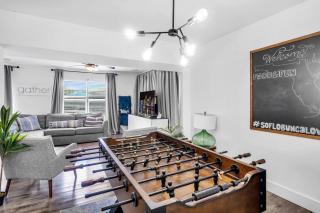 Spacious 5 Bedroom Heated Pool and Hot Tub, 12 minutes to the Beach - 7