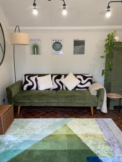 Newly refurbished one bedroom with additional sofa bed Self Contained Flat in Garden - Abbots Langley - 5