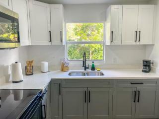 New 3Bedroom 2Bathroom Private Home - 8