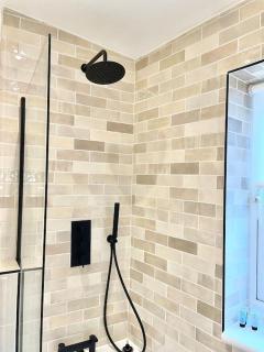 Chic 2-Bed House - Reading - Near Hospital & Uni - 1