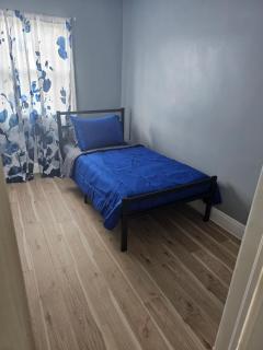 Small cozy room, shared bathroom - Baltimore - 3