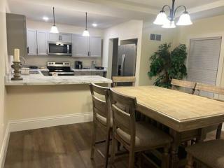Private & Spacious Home 5 miles from Notre Dame - Mishawaka - 4