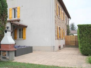 Appartement rénové avec jardin clos, barbecue et garage, proche centre-ville de Luxeuil-les-Bains - FR-1-583-225 - Luxeuil-les-Bains - 0