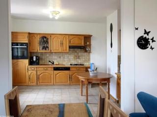 Appartement rénové avec jardin clos, barbecue et garage, proche centre-ville de Luxeuil-les-Bains - FR-1-583-225 - Luxeuil-les-Bains - 8