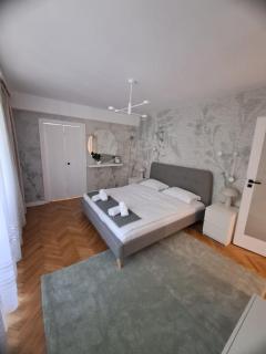 Horea Apartment - 8