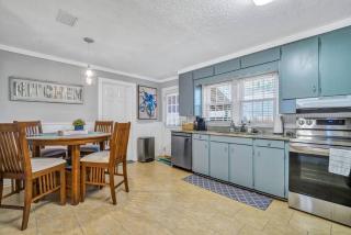 Pierside Retreat Saint Simons Island 3BR Sleeps 8 - 5