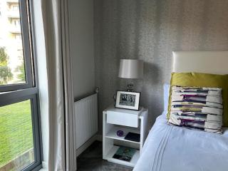 Three Bedroom Stylish London Apartment - 5