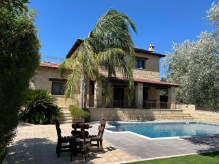 Valencia Grove Villa - Miliou - 0