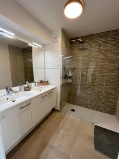 Superbe appartement lumineux en rez de jardin - 2