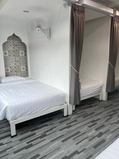 One life Hostel - 5