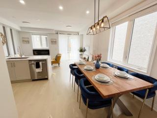 Swan-Lake Luxury Home,Deluxe King size bed WiFi TV - Richmond Hill - 7