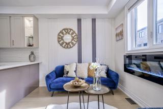 Swan-Lake Luxury Home,Deluxe King size bed WiFi TV - Richmond Hill - 8