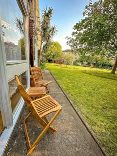 Oasis split level flat in Zone 1 - 3