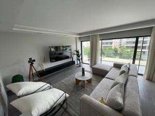 Luxury 3 Bedroom in Lake View Residence - New cairo - 9