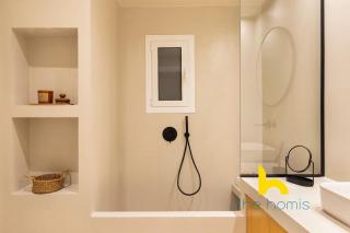 Luxurious Zen Retreat with Balcony and 300mbps WiFi - 3