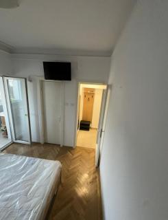Daiana Apartment - Bucarest - 4