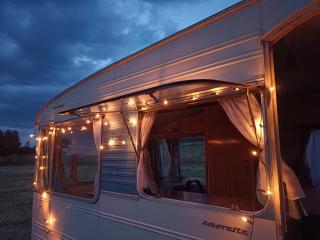 Caravane Vintage Atypique avec jacuzzi à la campagne - Sauvessanges - 2