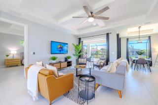 Modern Escape - Cape Coral - 0