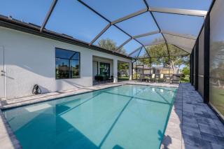 Modern Escape - Cape Coral - 2