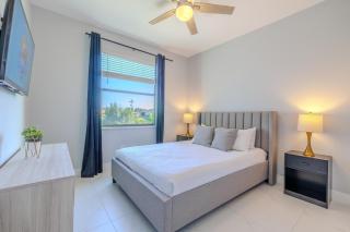 Modern Escape - Cape Coral - 5