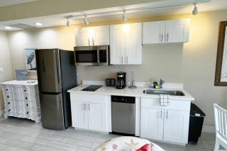 Windsor Lodge Unit #19, studio close to beaches - Osprey - 2