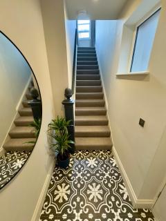 Romeo's Arch high end luxury in centre of Stratford with parking - 6