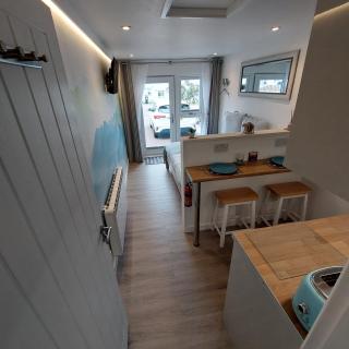 The Snug - Cosy Retreat for Two - 3