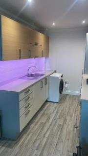 2 bed modern flat - 8