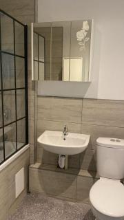 2 bed modern flat - 7