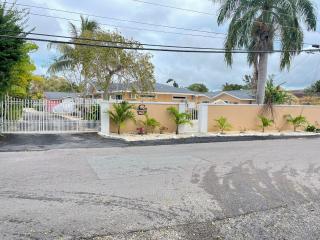 Sandelwood Studios' - Nassau - 8