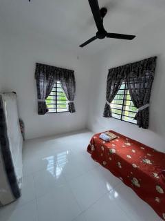 Akif Stella Guesthouse - Marang - 2