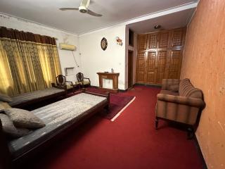 Luxurious Haven In Hayatabad - Peshawar - 7