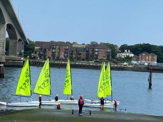 2 bedroom near ocean village Marina port apartment - Southampton - 2