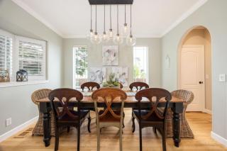Coastal Dream - 2 Blocks to ocean, steps to beach, hot tub, coastal trail, BBQ - 4