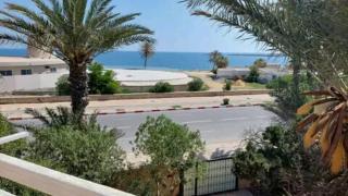 Duplex pied dans l'eau avec magnifique vue sur mer - Monastir - 0