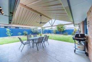 Springfield Family Home - 4 Bedroom with BBQ - 8