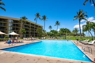 Romannas Golden Ray Oceanfront Condo in Maui Sunset Resort - Kihei - 1