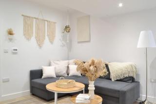 New Flat near Luton Airport FREE PARKING - Luton - 0