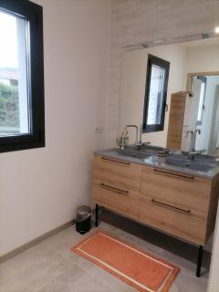 Batisse - - 1
