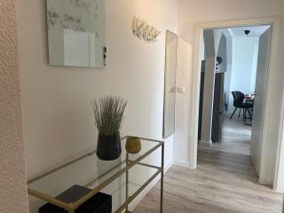 BHV-Moderne Wohnung mit Terrasse, 24h self-check-in, TV, Internet, DisneyPlus, Waschmaschine - Bremerhaven - 4