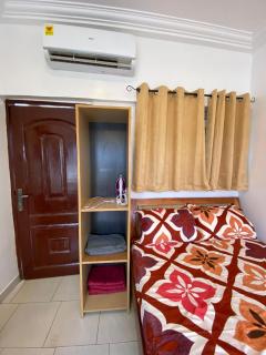 Fully Equipped Studio in Osu 2 - Accra - Accra - 9