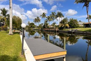 Lanai and Pool Waterfront Cape Coral Home! - Cape Coral - 0