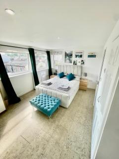 Studio - Sleeps 2 - Parking - Wifi - 7