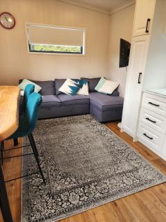Cozy self contained Tiny Home - Palmerston North - 8